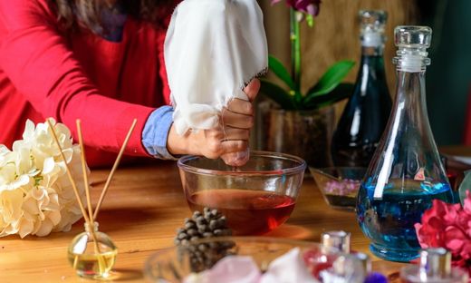 The Use of Spices in Perfumery and Aromatherapy