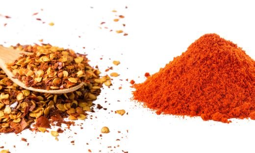 The Great Chili Powder Debate: Ground vs. Flakes